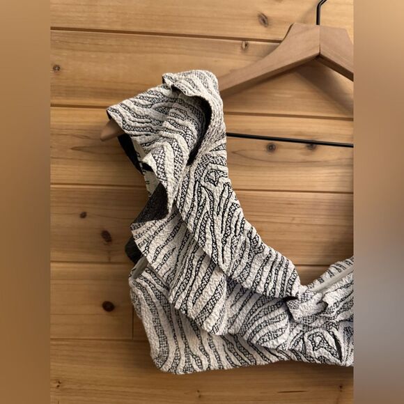 NWT Devon Windsor Size Medium Zebra Print Ruffle Low Cut Swimsuit Top - Picture 3 of 11